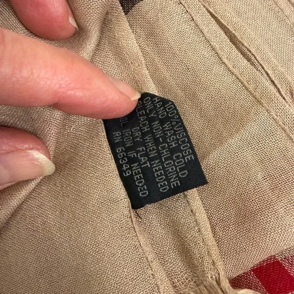 Beige Red Black Plaid Oversized 32"x 80"Scarf/Shawl Fringe Wrap Preppy V. FRASS - Picture 7 of 8